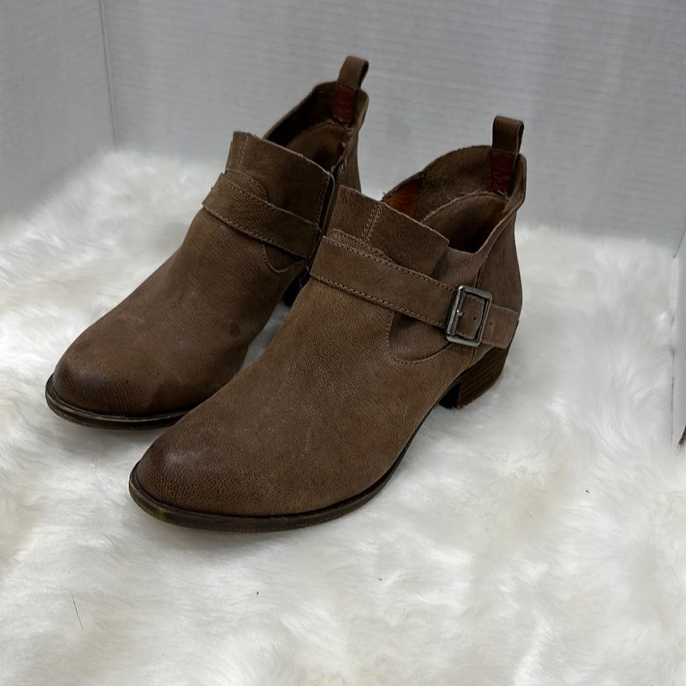 Lucky brand  brown booties, size 8
